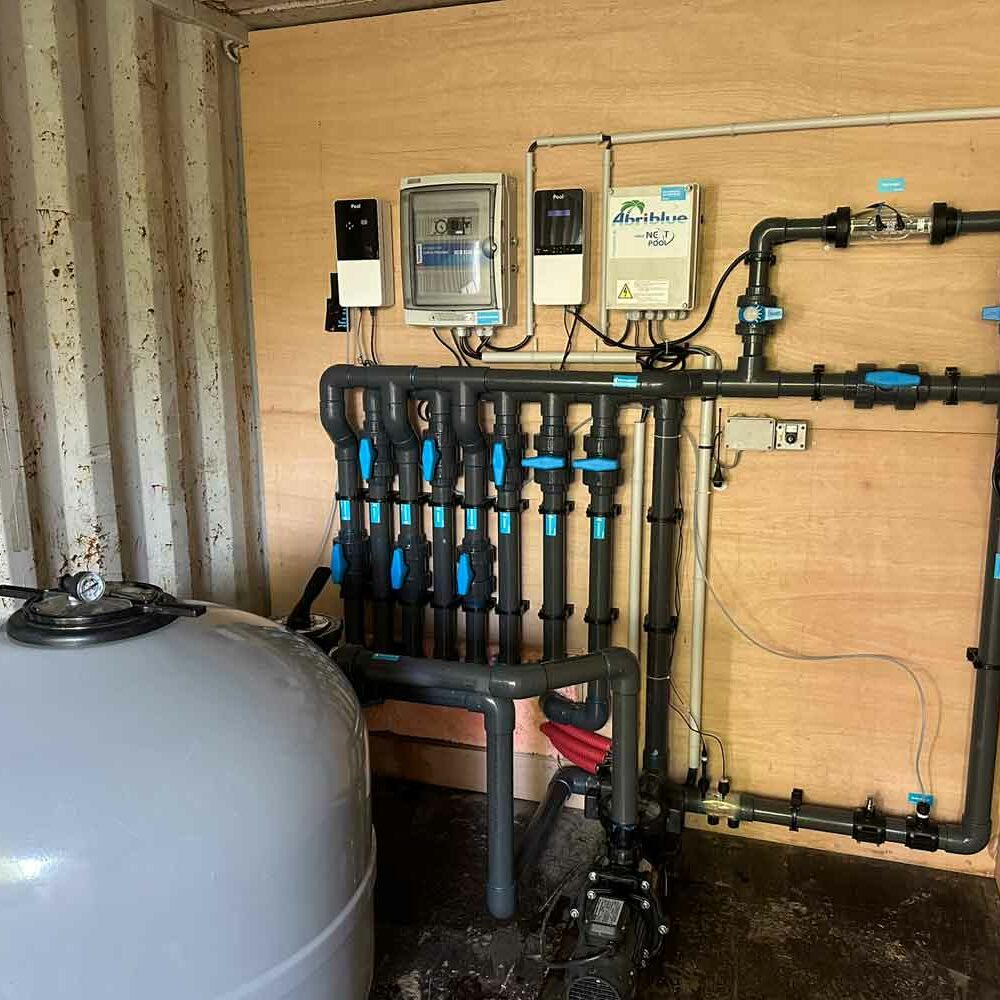 N’GUYEN Jérémy – filtration local technique de piscine en Provence - filtration Pool in Provence