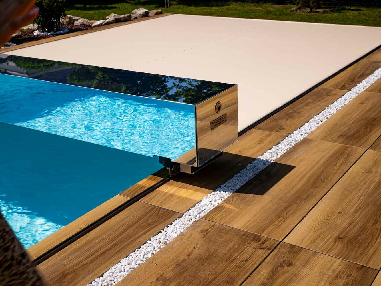 N’Guyen Jérémy couvertures de piscine Coverseal Vaucluse, Luberon, Drôme, 13 - 4 season pool cover