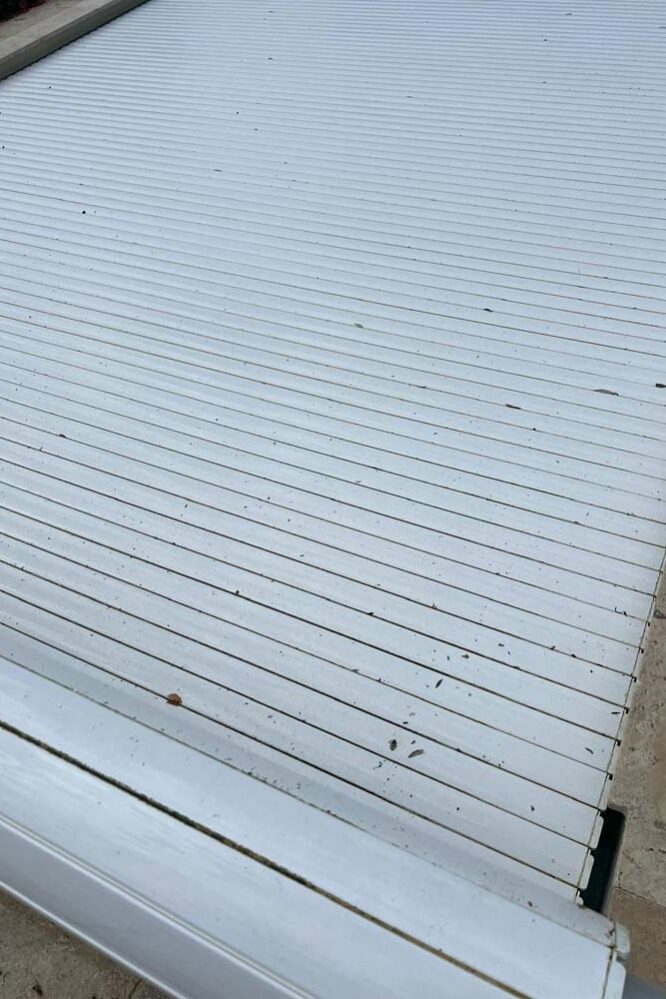 N’GUYEN Jérémy – nettoyage volet de piscine en Provence - Pool cover cleaning in Provence